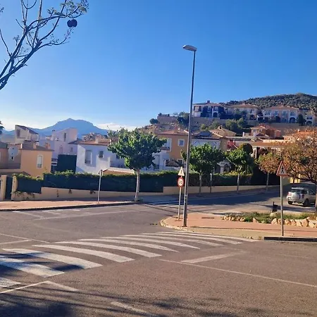 Luxury With View And Garden Near Villa *