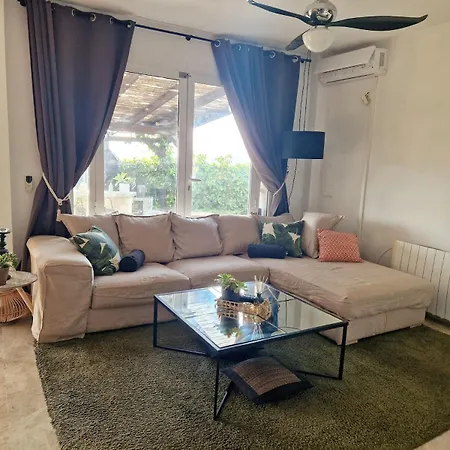 Villa Luxury With View And Garden Near *