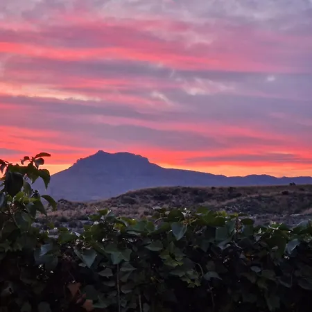 Villa Luxury With View And Garden Near *