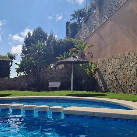 Villa Luxury With View And Garden Near