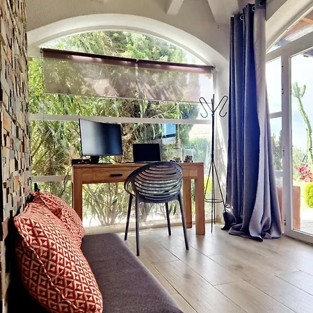 Luxury With View And Garden Near