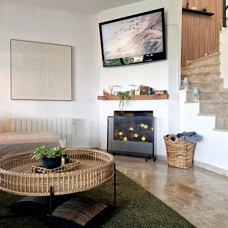 Luxury With View And Garden Near Villa