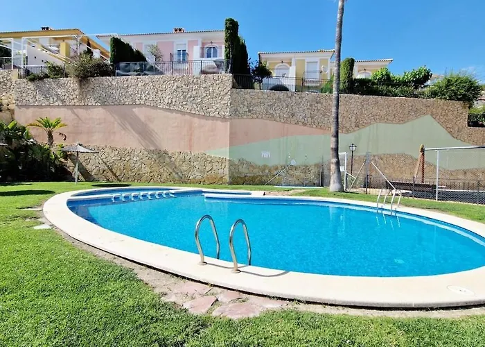 Luxury With View And Garden Near *