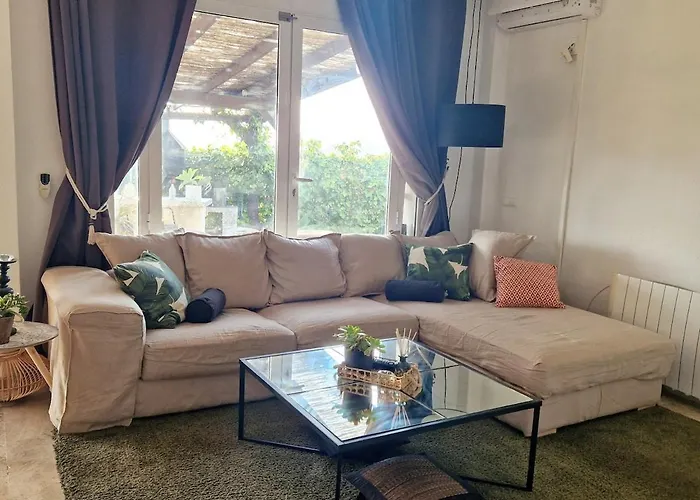 빌라 Luxury With View And Garden Near *