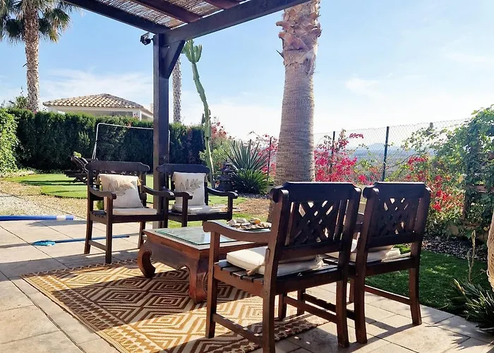 Luxury With View And Garden Near 빌라